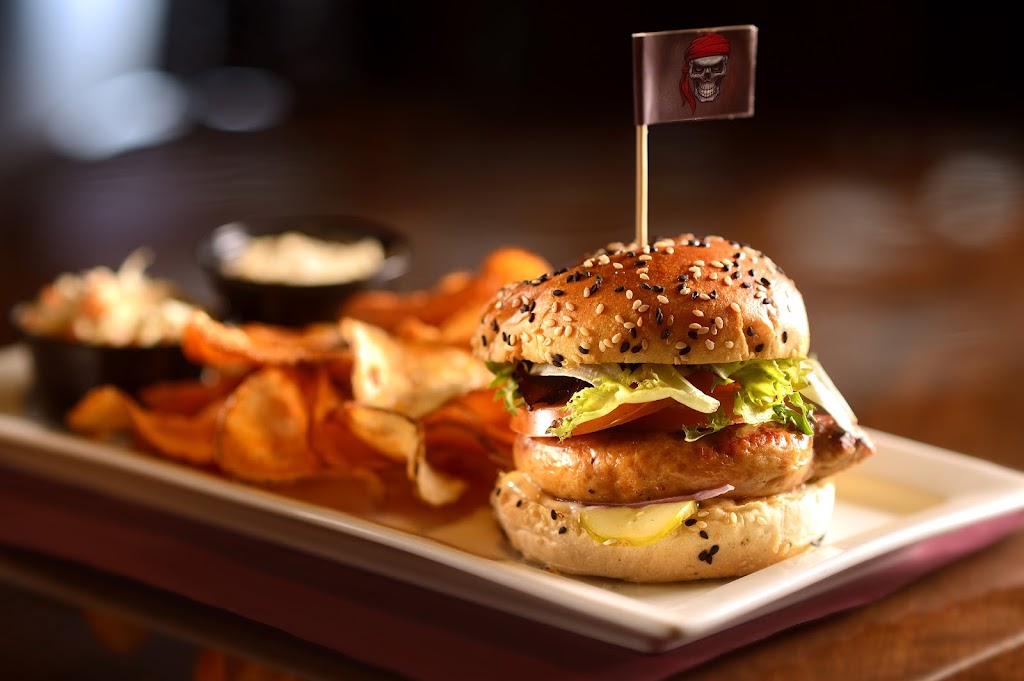 Au Pavillon Noir | 780 Rue des Croisières, La Baie, QC G7B 0K2, Canada | Phone: (418) 306-2666