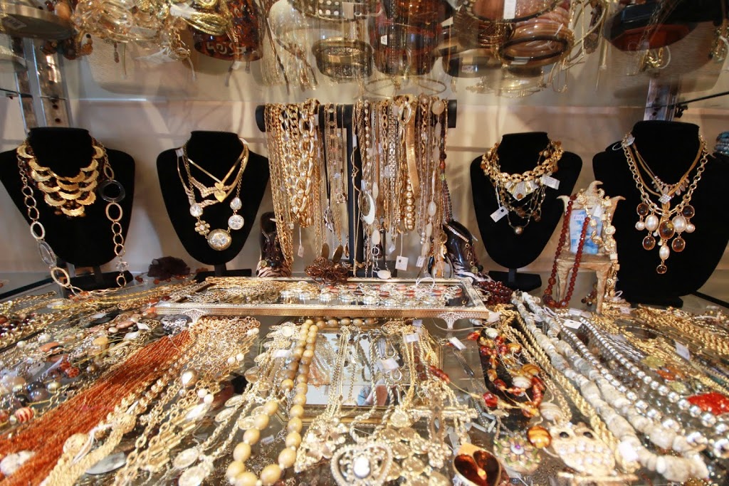 Knock Knock Shoppe | 117 St Lawrence St, Merrickville, ON K0G 1N0, Canada | Phone: (613) 269-4213