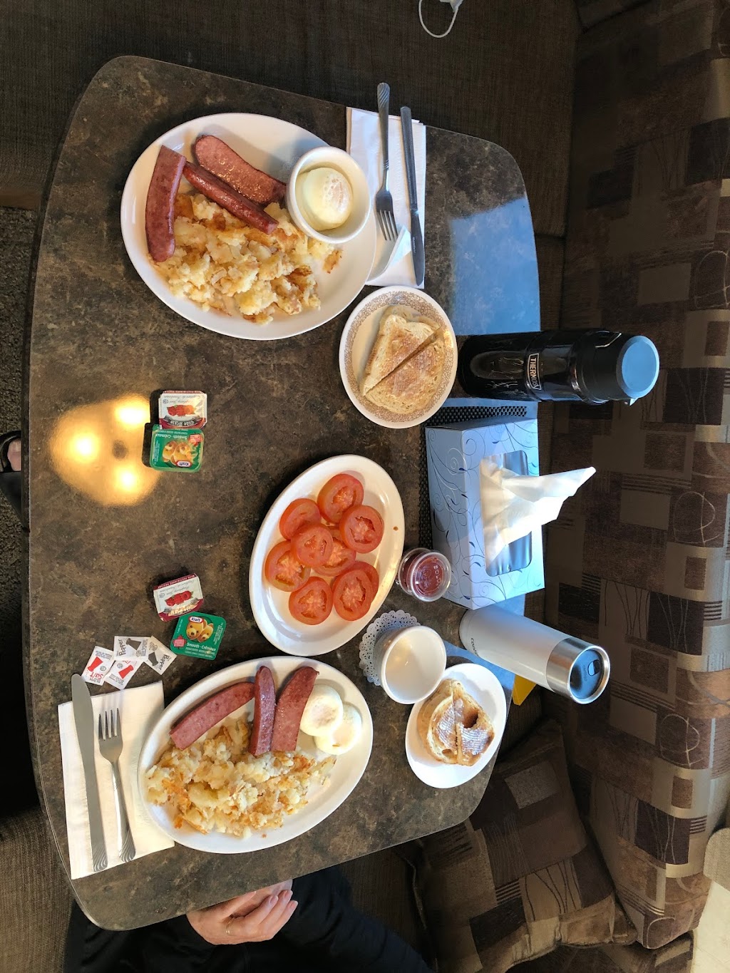 North End Petro-Can Restaurant | 1592 Cariboo Hwy, Cache Creek, BC V0K 1H0, Canada | Phone: (250) 457-6261