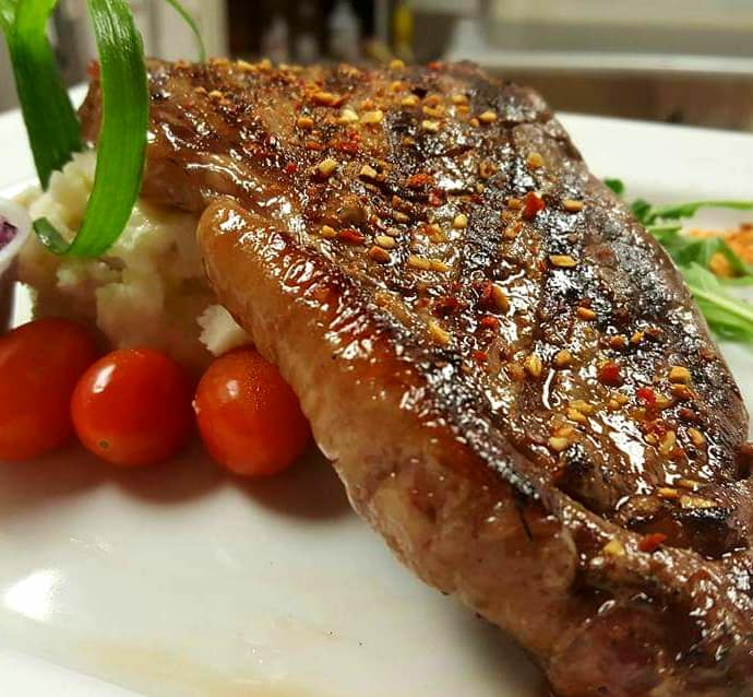 Sail Restaurant & Catering Company | 337 S Sykes St, Meaford, ON N4L 1C5, Canada | Phone: (519) 538-0202
