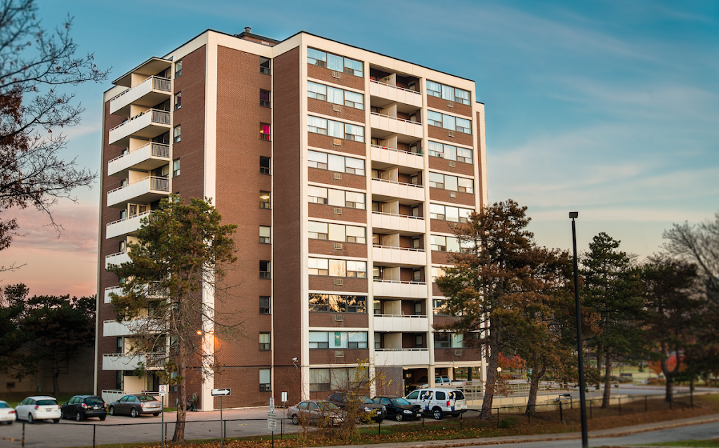 Kerr (190) Div | 190 Kerr St UNIT 202, Oakville, ON L6K 3A9, Canada | Phone: (905) 845-1777