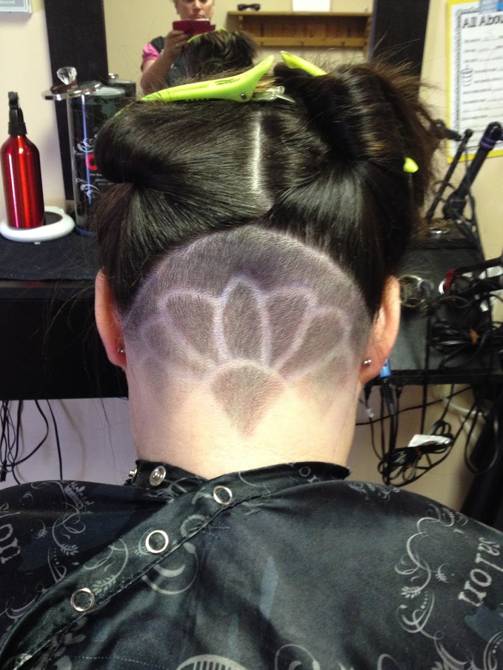 A Wee Trim - Hair Salon | 3-56 Raleigh St, Chatham, ON N7M 2M7, Canada | Phone: (519) 436-1196