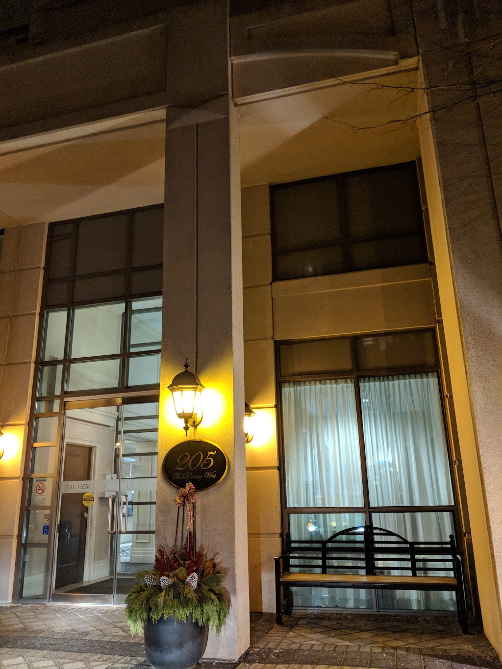 Hemingway Residence The | 205 The Donway W, North York, ON M3C 4G6, Canada | Phone: (416) 444-1653