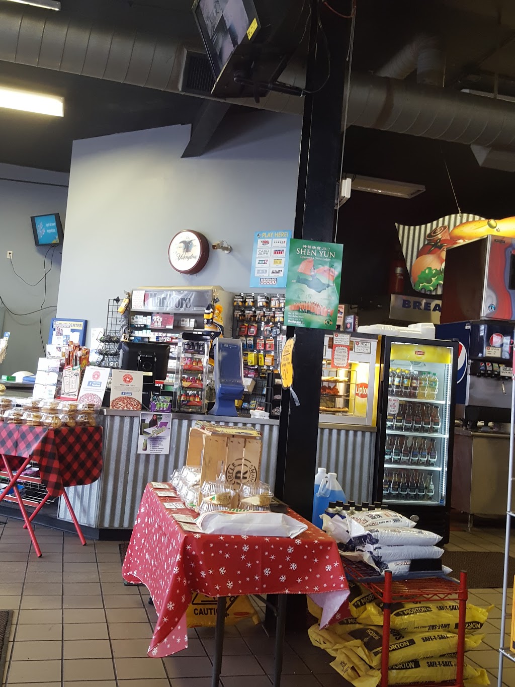 Woodlawn Pizzeria & Deli | 3306 Lake Shore Rd, Blasdell, NY 14219, USA | Phone: (716) 824-1310