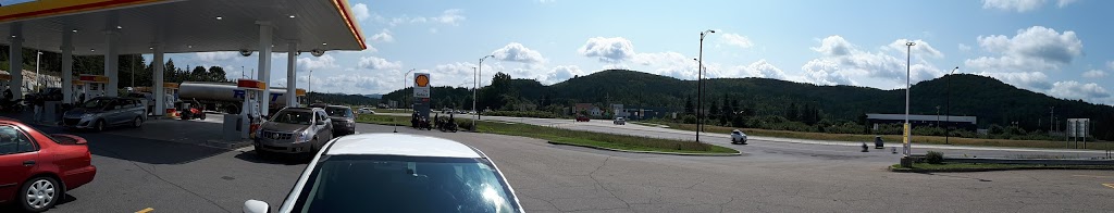 Shell | 231 Rue de Saint Jovite, Mont-Tremblant, QC J8E 2Z9, Canada | Phone: (819) 425-5552