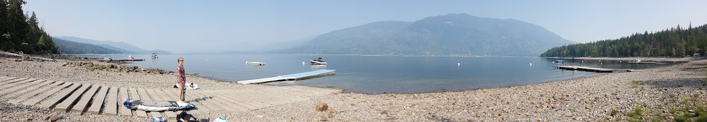 Dometraschuk Guesthouse and Cabins | 6028 Eagle Bay Rd, Eagle Bay, BC V0E 1T0, Canada | Phone: (780) 505-1349