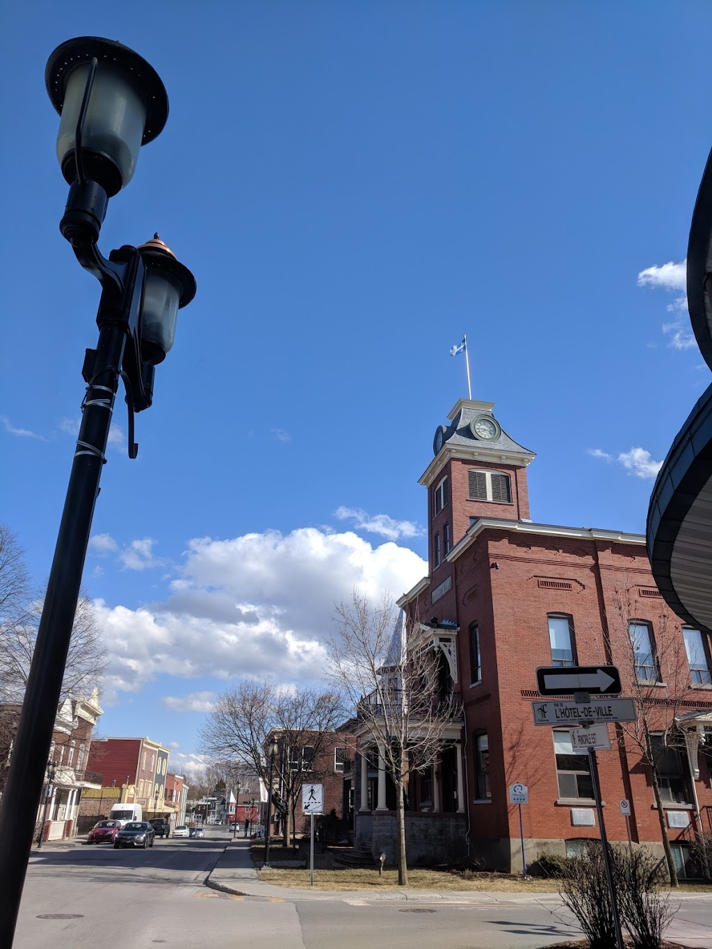 Hôtel de ville | 477 Rue de lHotel-de-Ville, Farnham, QC J2N 2H3, Canada | Phone: (450) 293-3178