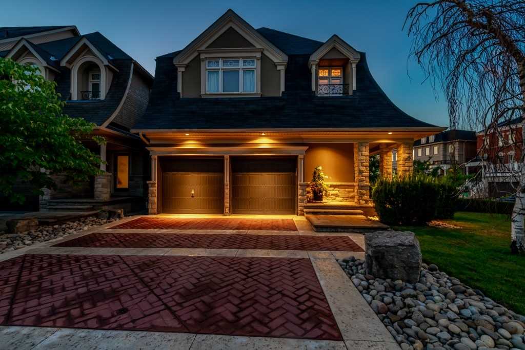 Elizabeth Sharma Realtor | 186 Robert Speck Pkwy, Mississauga, ON L4Z 3G1, Canada | Phone: (416) 818-5491