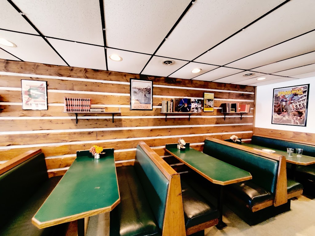 Colins House | 705 Park Ave, Beausejour, MB R0E 0C0, Canada | Phone: (204) 268-9501