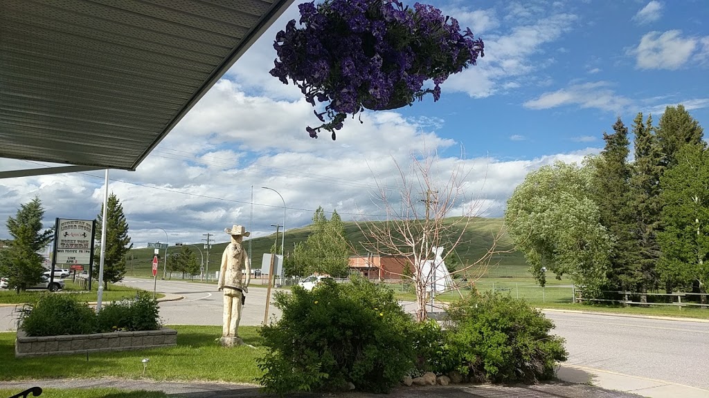 Blue Sky Motel | 114 Morrison Rd, Longview, AB T0L 1H0, Canada | Phone: (403) 558-3655