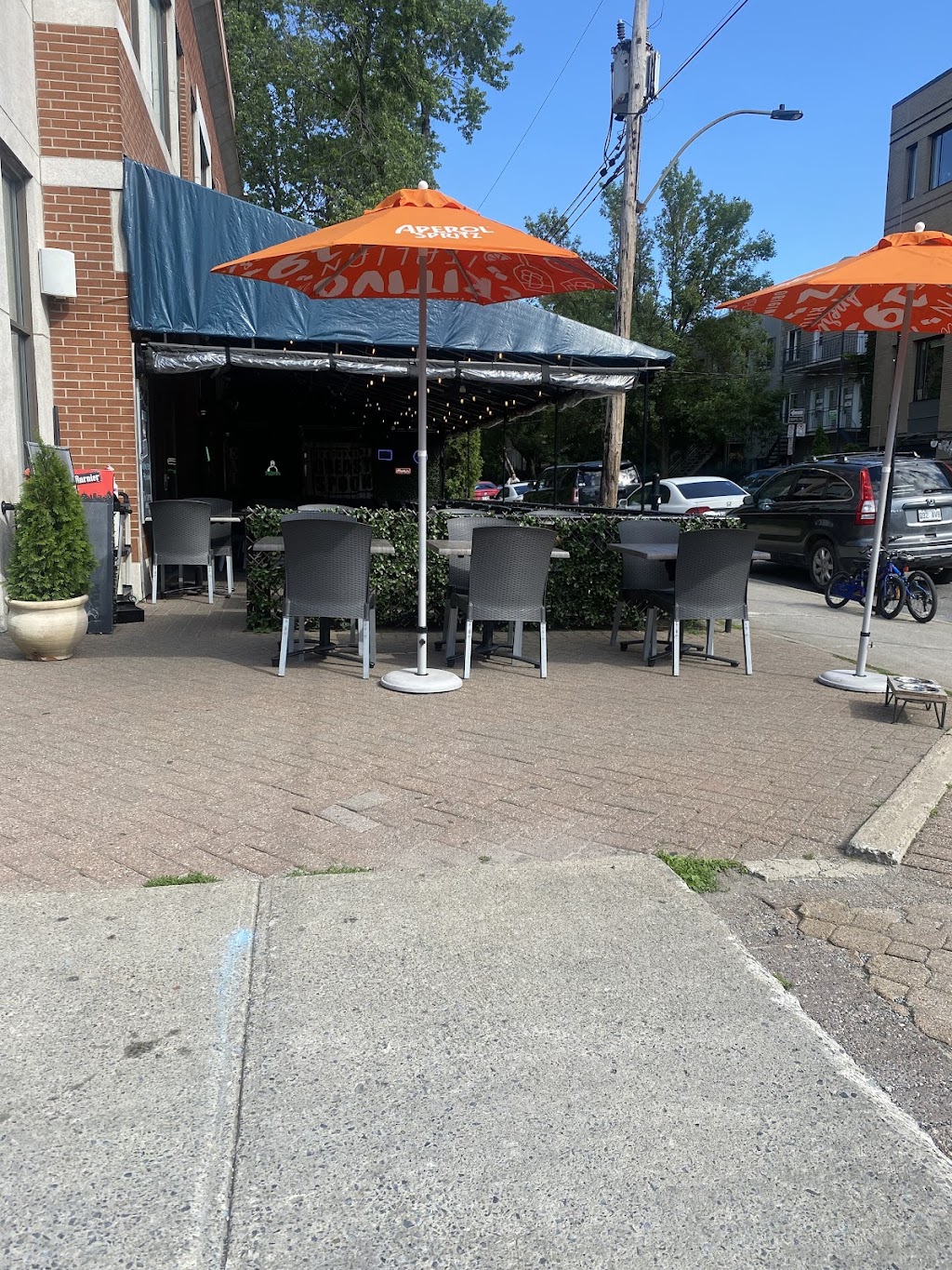 Restaurant Greasy Spoon | 160 Av. Laurier O, Montréal, QC H2T 2N7, Canada | Phone: (514) 495-7666