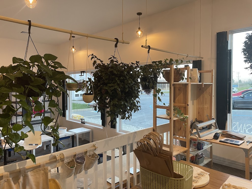 À fleur de terre - Atelier-Boutique de céramique | 3100 Rte Harwood Local 30, Vaudreuil-Dorion, QC J7V 8P2, Canada | Phone: (450) 424-4774