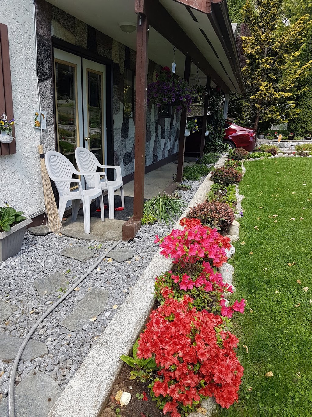 Holland Creek Bed and Breakfast | 316 Dogwood Dr, Ladysmith, BC V9T 1T5, Canada | Phone: (250) 245-1258