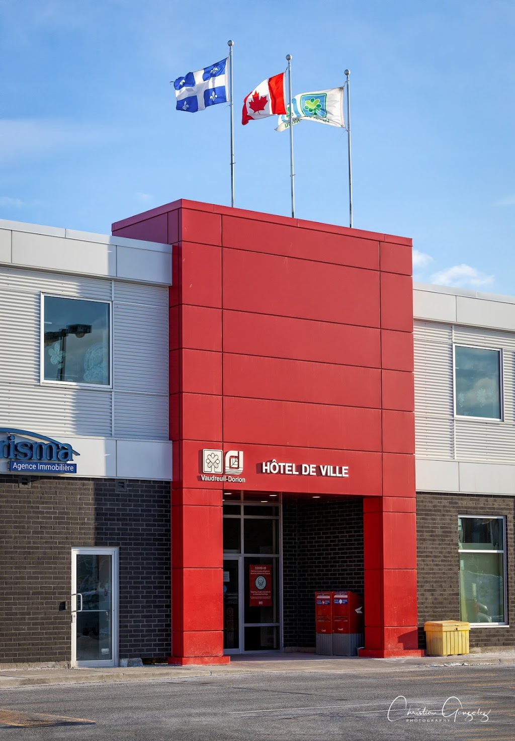 Vaudreuil-Dorion City Hall | 2555 Rue Dutrisac, Vaudreuil-Dorion, QC J7V 7E6, Canada | Phone: (450) 455-3371