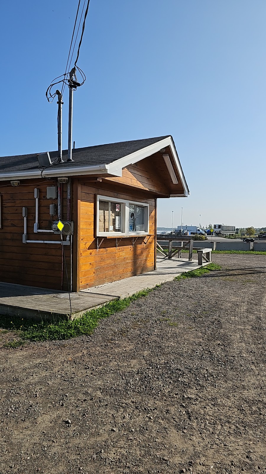 Family Dairy Bar | 9363 Rue Main, Richibouctou, NB E4W 4B6, Canada | Phone: (506) 523-7268