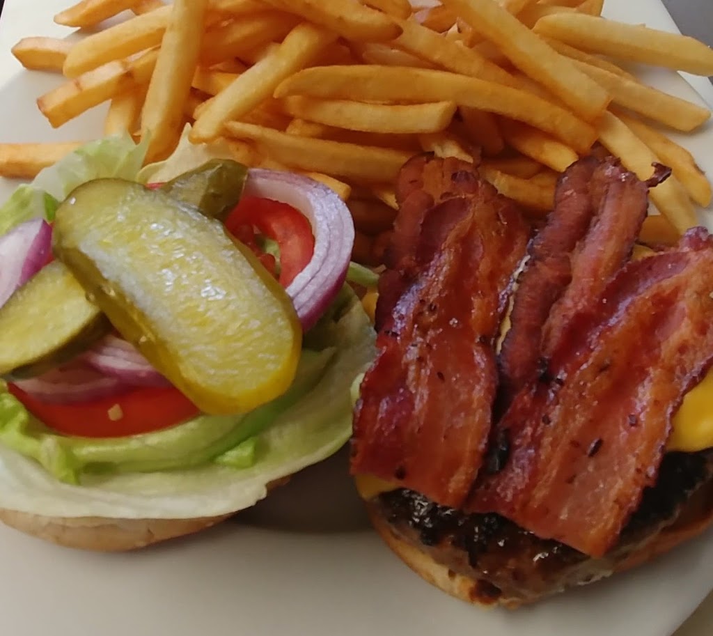 Stockyard Cafe | 8933 Walker Rd, Aylmer, ON N5H 2R1, Canada | Phone: (519) 773-3832