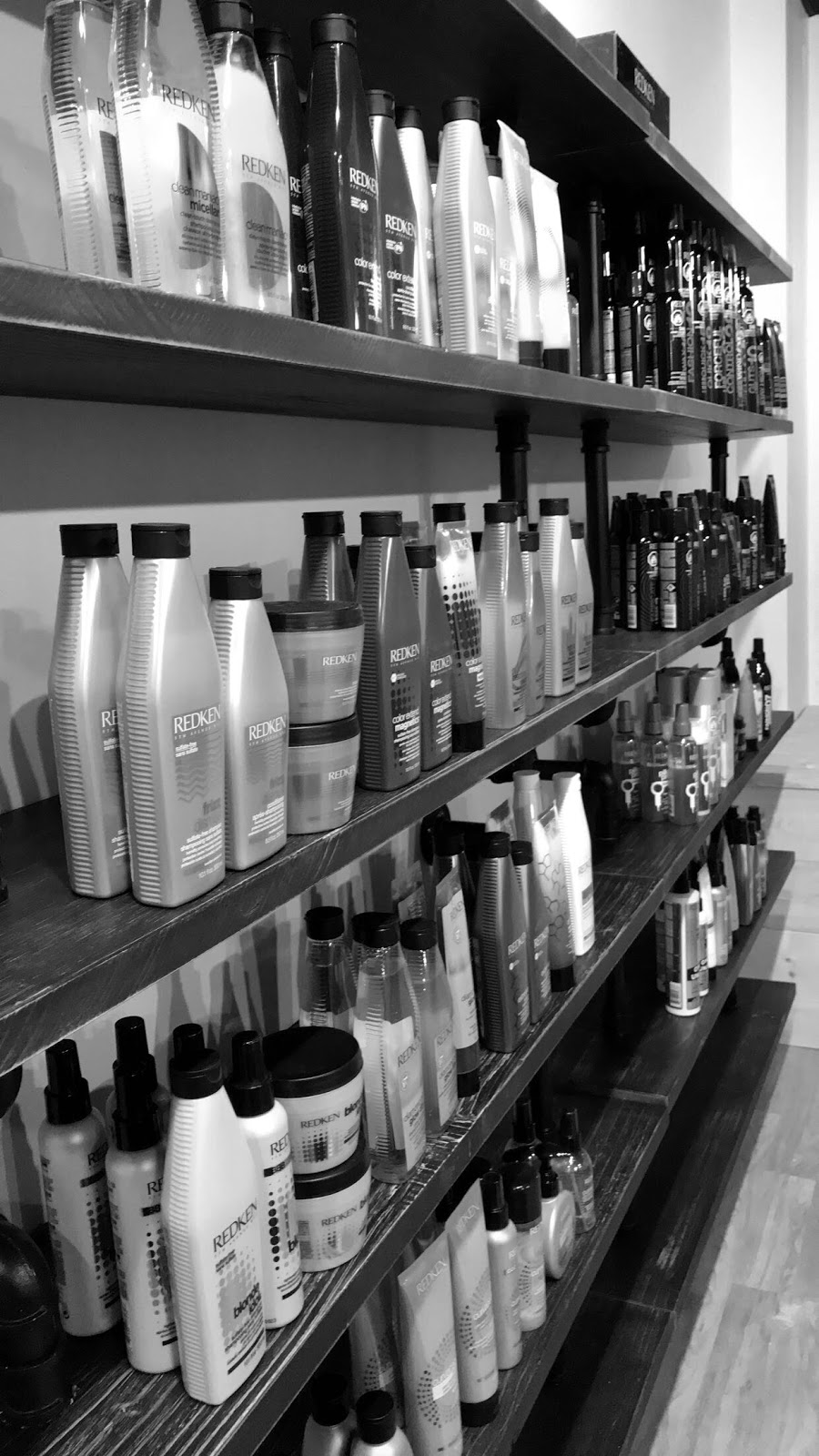 Salon Eleven Hair Co | 44A Front St, Trenton, ON K8V 4N2, Canada | Phone: (613) 955-9639