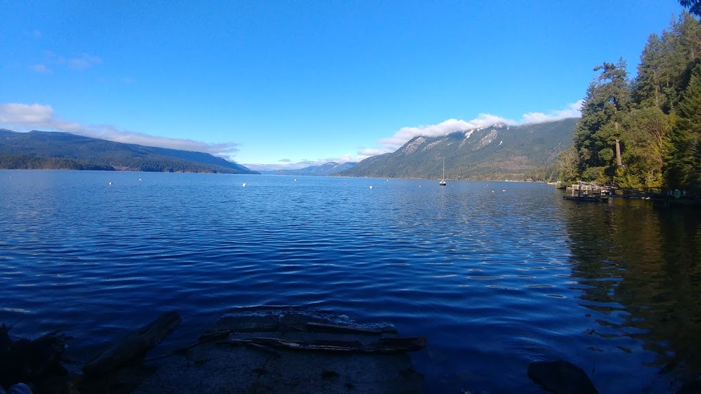 Sechelt Coastal Retreat | 6031 Coracle Dr, Sechelt, BC V0N 3A4, Canada | Phone: (604) 440-1517