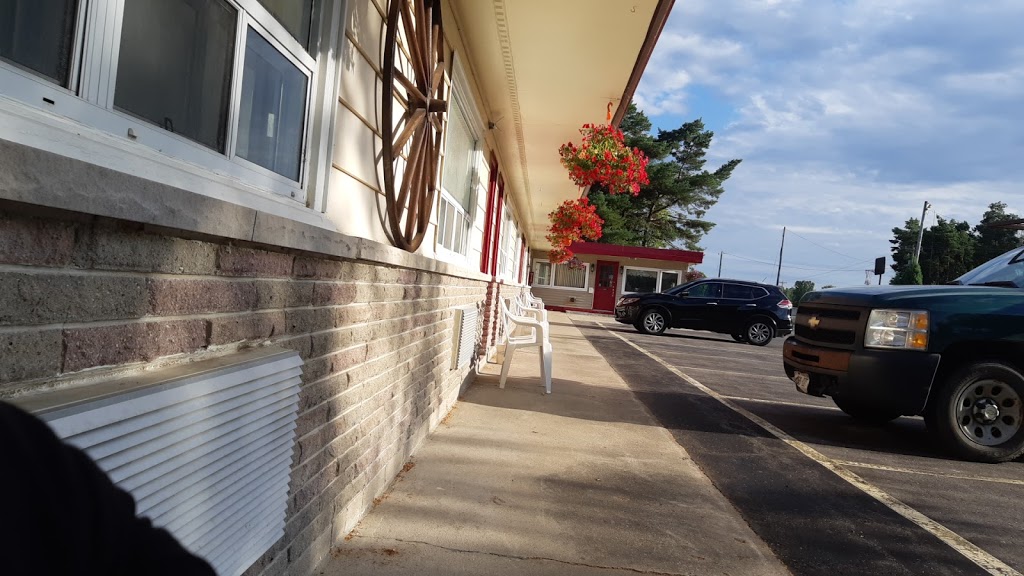 The Silver Birch Motel | 79764 Bluewater Hwy, Goderich, ON N7A 3X8, Canada | Phone: (519) 524-8516