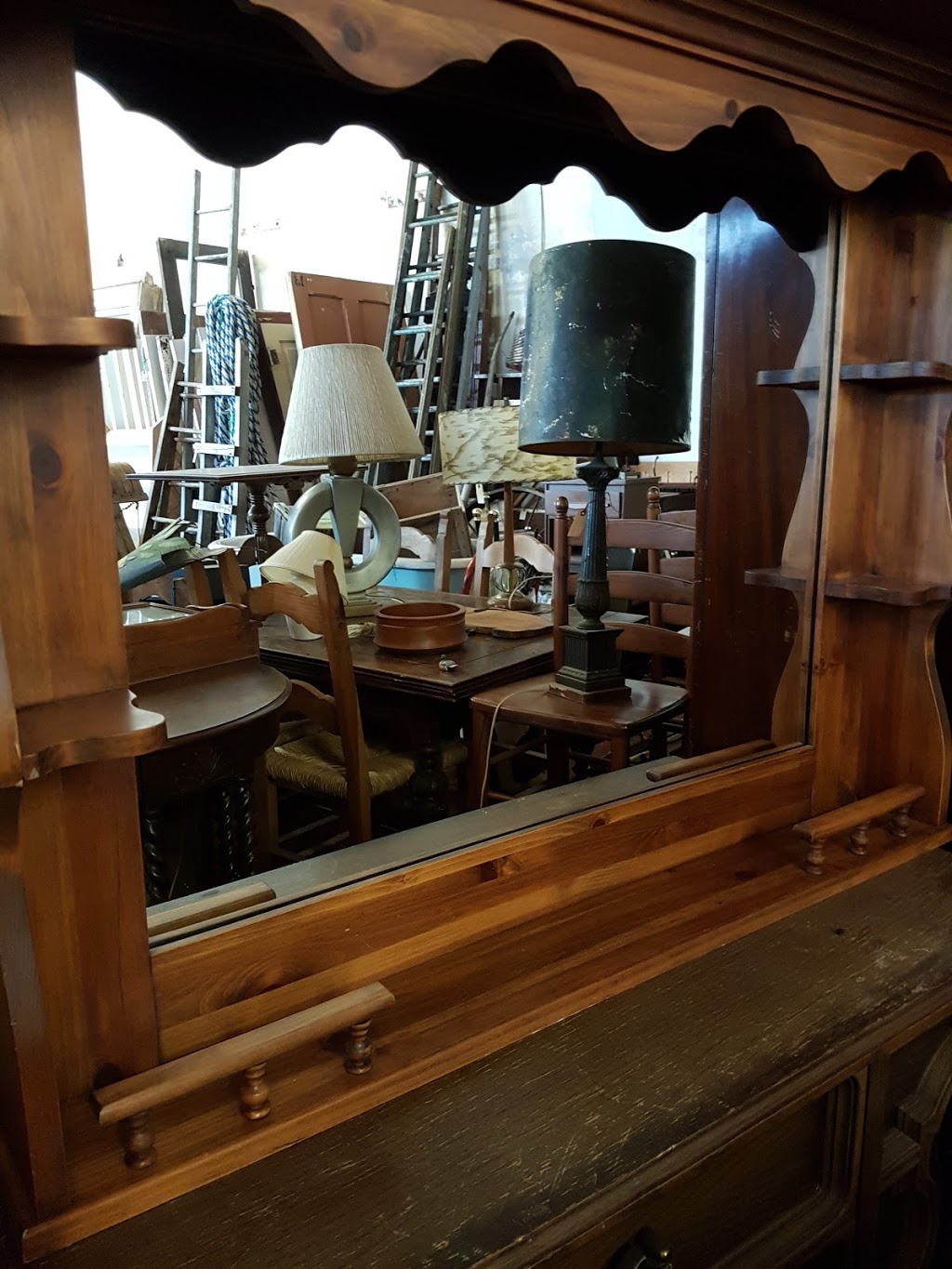 Thornbury Antique Market | Kings Court, (Hwy, 99 King St E #26, Thornbury, ON N0H 2P0, Canada | Phone: (226) 665-8999