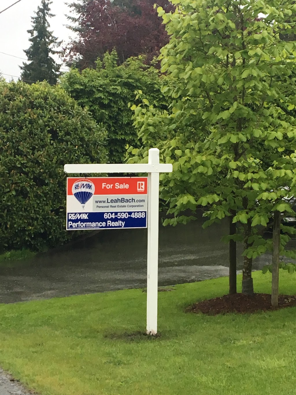 Leah Bach -Personal Real Estate Corporation with Re/Max Performa | 11925 80 Ave, Delta, BC V4C 1Y1, Canada | Phone: (604) 345-5345