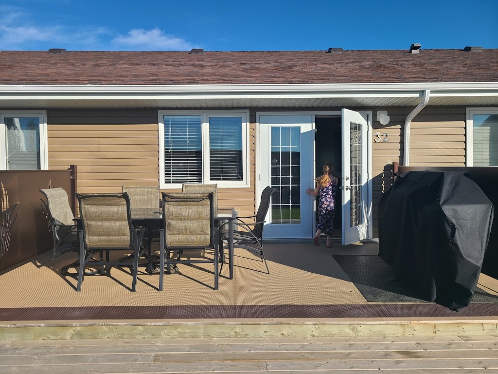 Sarahs Cove Condo Rentals | 1250 Aaro Ave, Elbow, SK S0H 1J0, Canada | Phone: (306) 854-2003