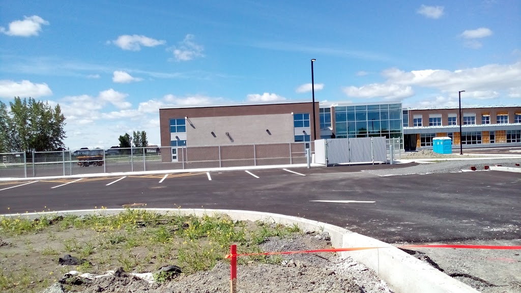 Primary School Val Des Ruisseaux | 650 Avenue des Pélicans, Laval, QC H7A 3K1, Canada | Phone: (450) 662-7000