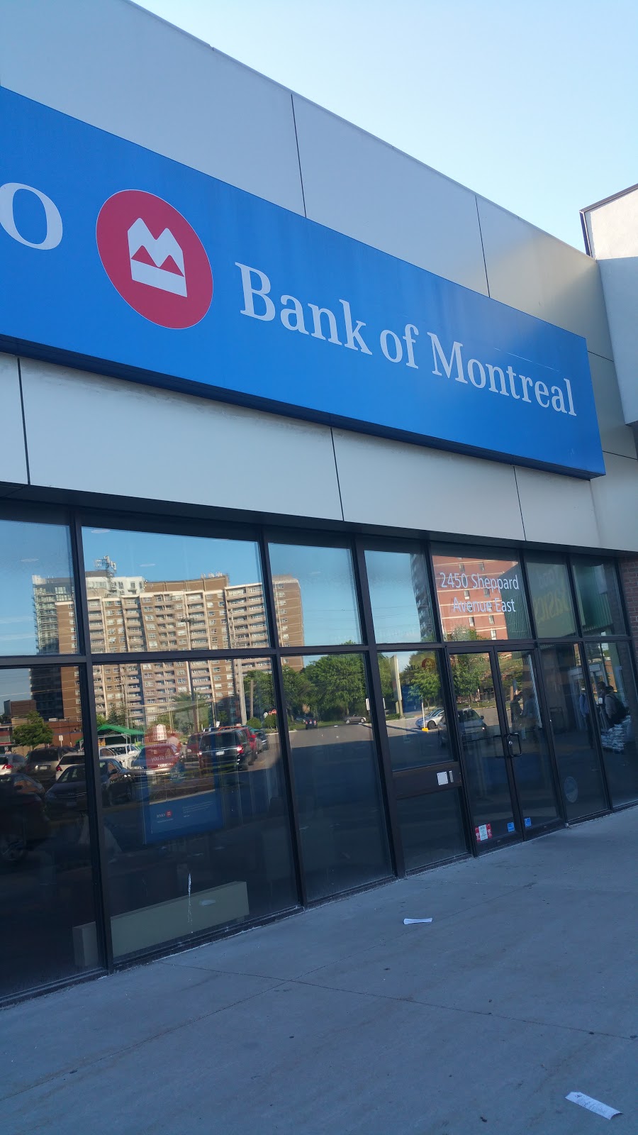 Bmo Bank Of Montreal 2450 Sheppard Ave E North York On M2j 1x1
