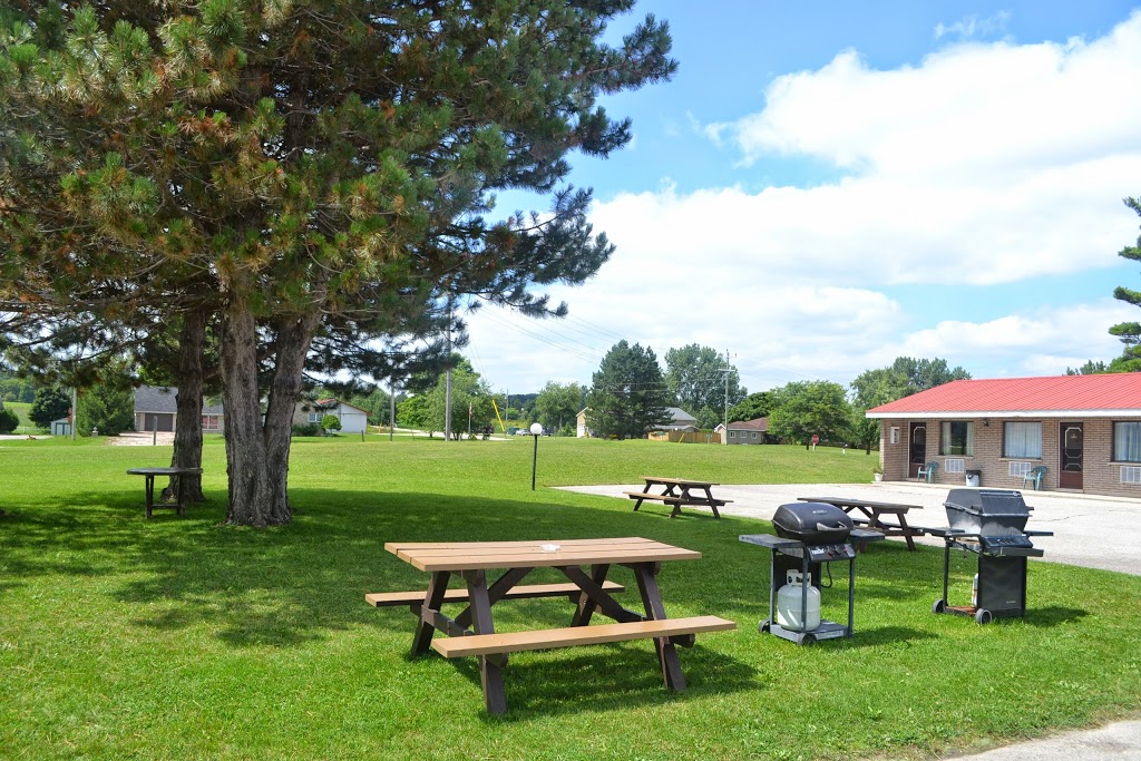 Lighthouse Motel | 1864 ON-9, Walkerton, ON N0G 2V0, Canada | Phone: (519) 881-0202