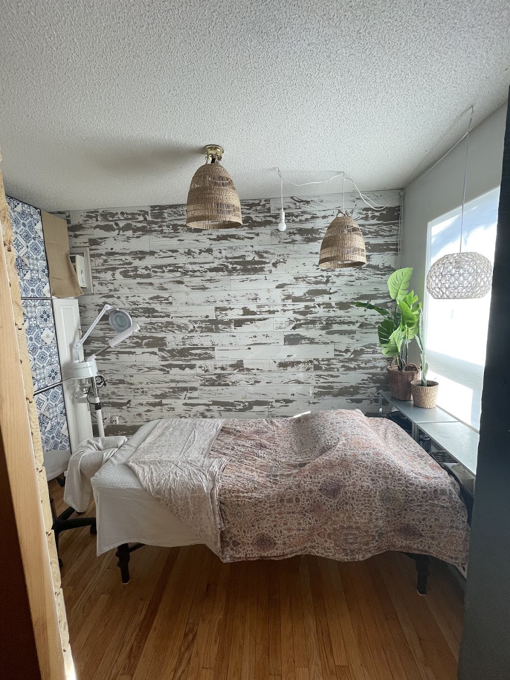Am Ngo Spa & Salon | 12 Ray Ave, York, ON M6M 2A8, Canada | Phone: (416) 904-9693