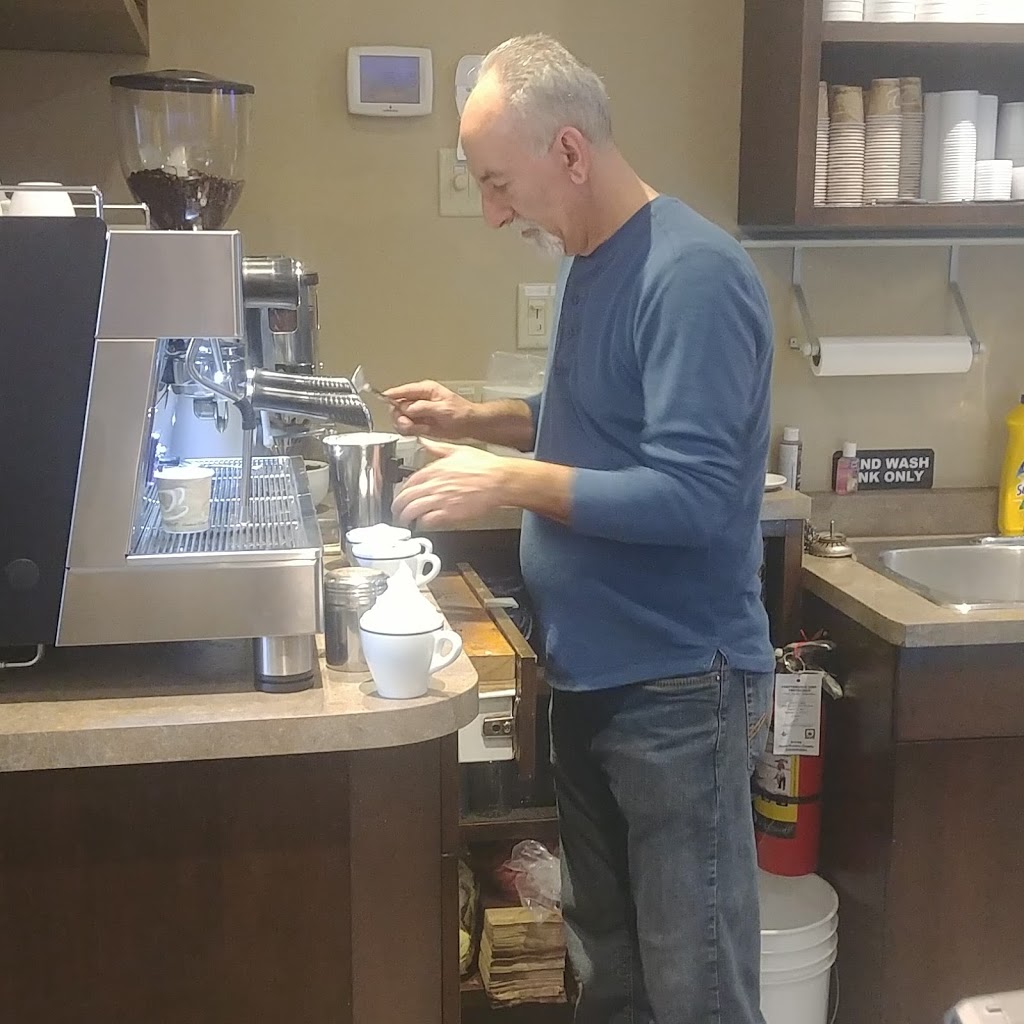 Italia Sports Café | 770 Erie St E, Windsor, ON N9A 3Y2, Canada | Phone: (226) 345-0621