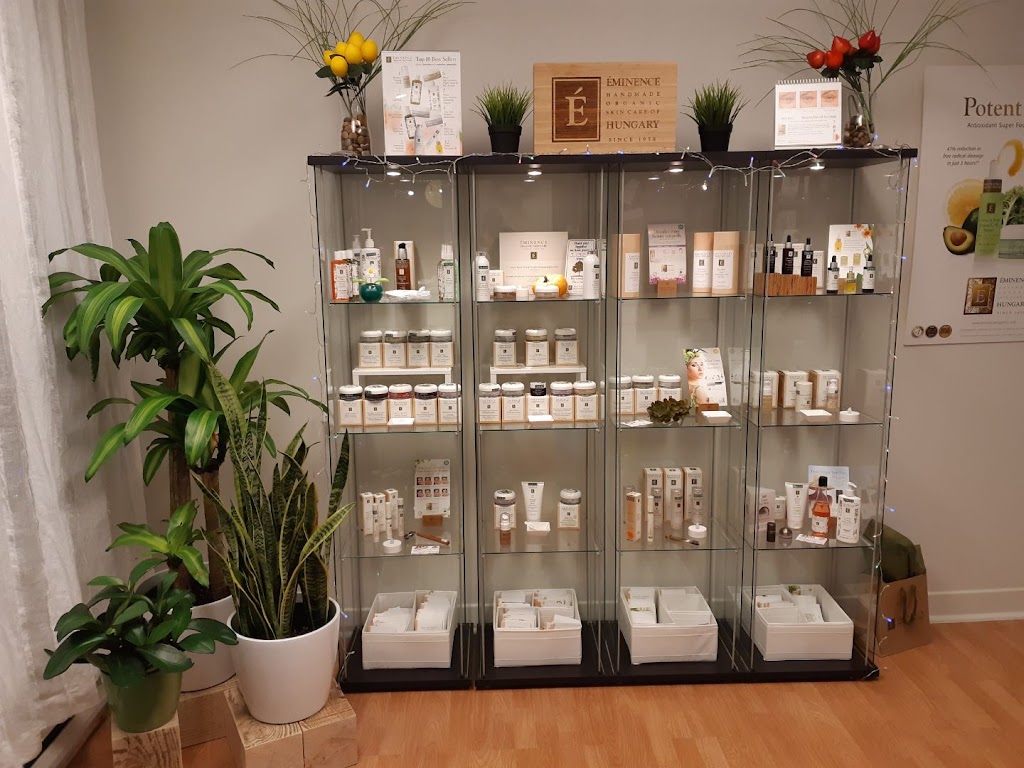 Andrée Lemay Thérapeute | 792 Rue de St Jovite, Mont-Tremblant, QC J8E 3J8, Canada | Phone: (819) 557-1772