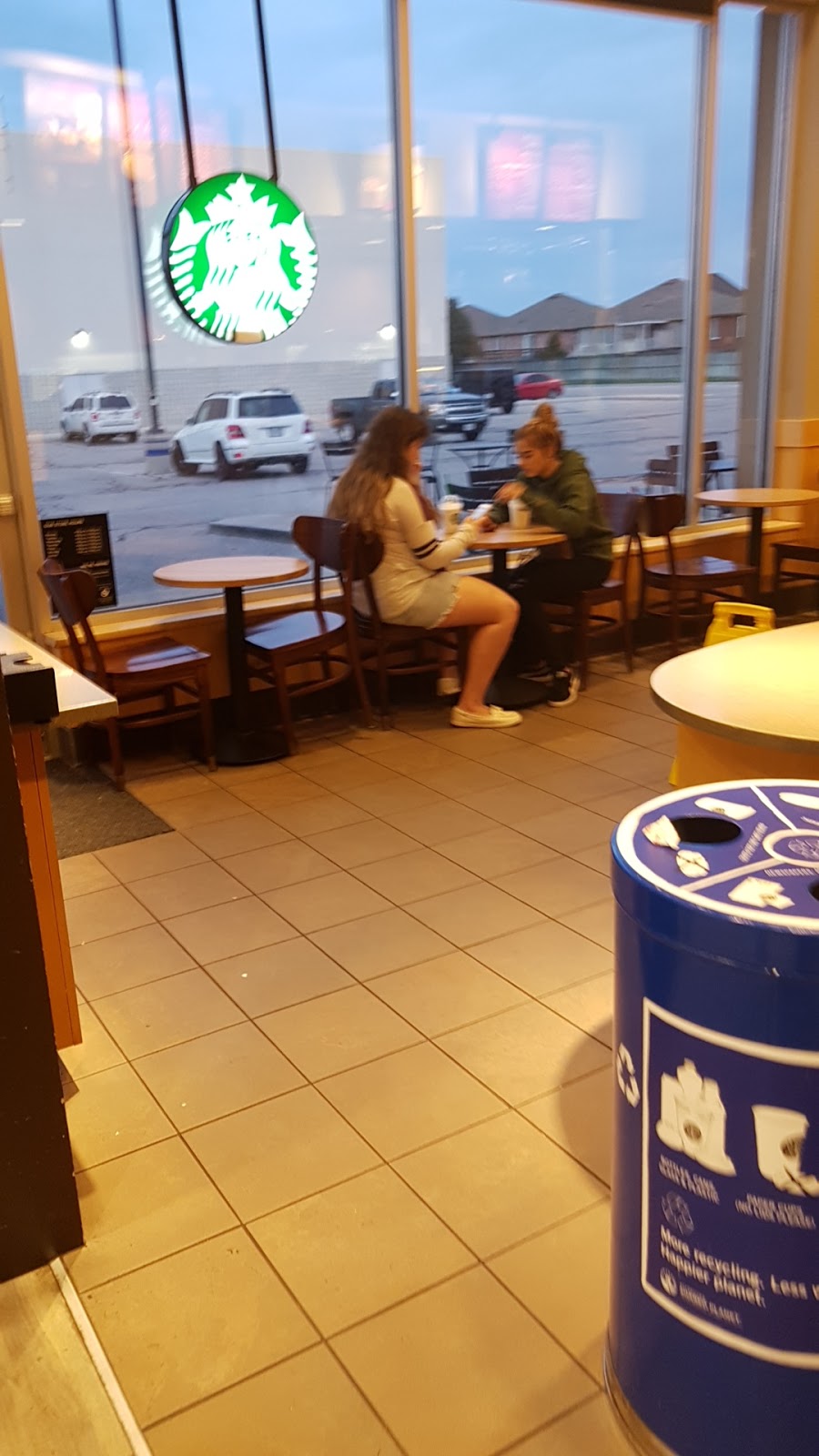 Starbucks | 194 Commercial Blvd, Tecumseh, ON N9K 1G5, Canada | Phone: (519) 735-5110