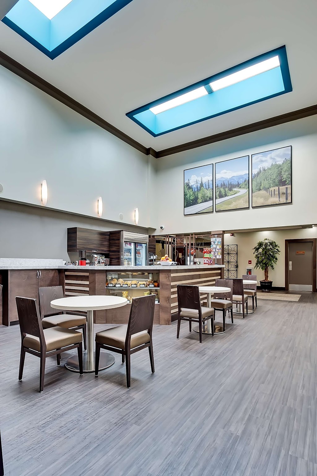Best Western Plus Port OCall Hotel | 1935 McKnight Blvd NE, Calgary, AB T2E 6V4, Canada | Phone: (403) 291-4600