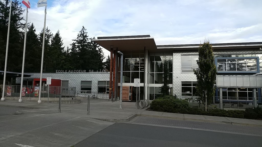 École Au coeur de lîle | 566 Linshart Rd, Comox, BC V9M 2K8, Canada | Phone: (250) 339-1848