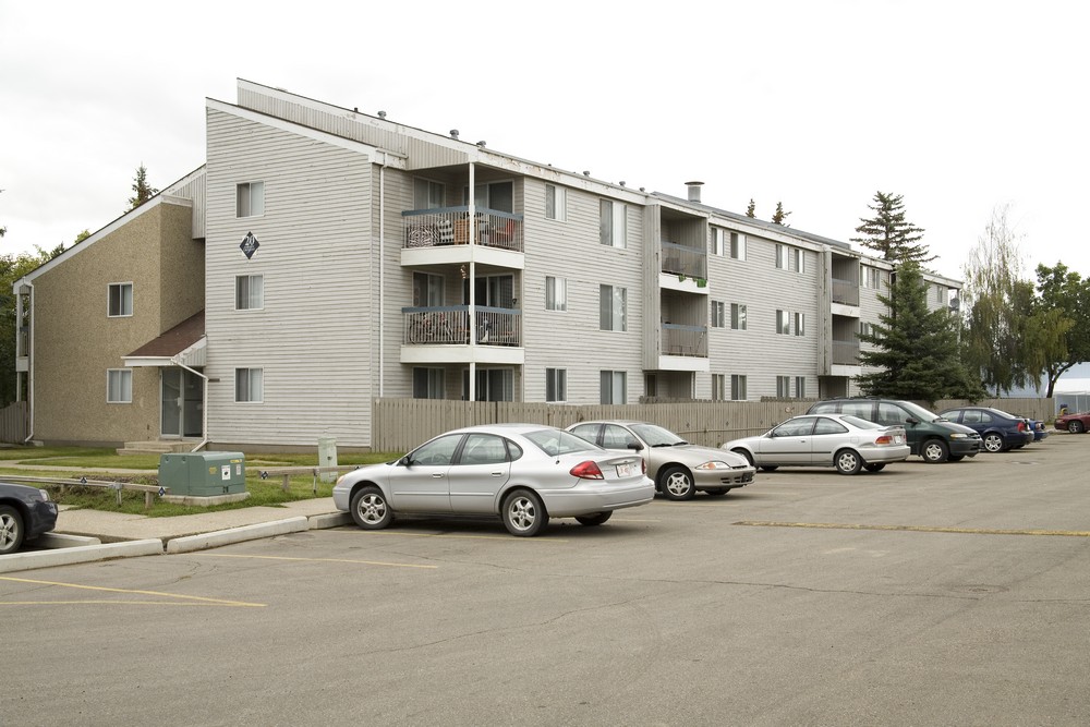 Gateway Gardens Apartments | 96 Grosvenor Blvd, St. Albert, AB T8N 2T1, Canada | Phone: (780) 851-4333