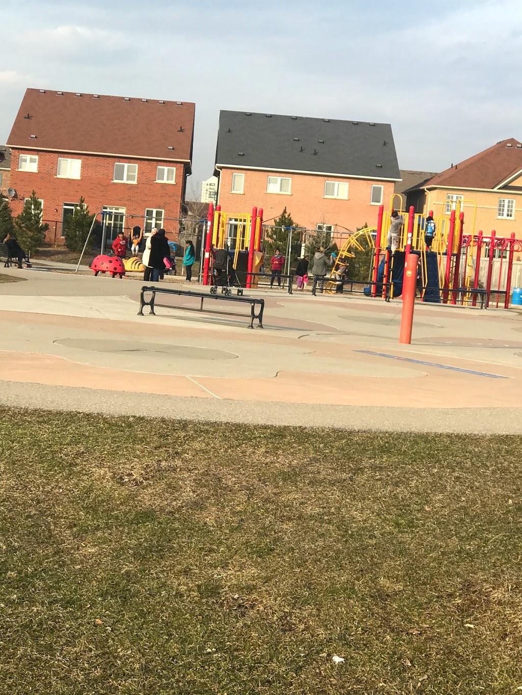 Madill Common Park | 525 Huntington Ridge Dr, Mississauga, ON L5R 2X7, Canada
