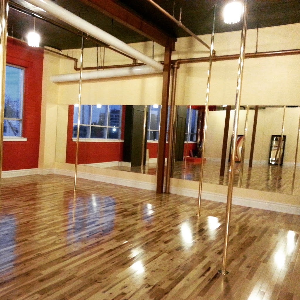 Brass Belles Pole Dance & Fitness Studio | 10 Henderson Ave, Brampton, ON L6Y 2A3, Canada | Phone: (905) 450-7746