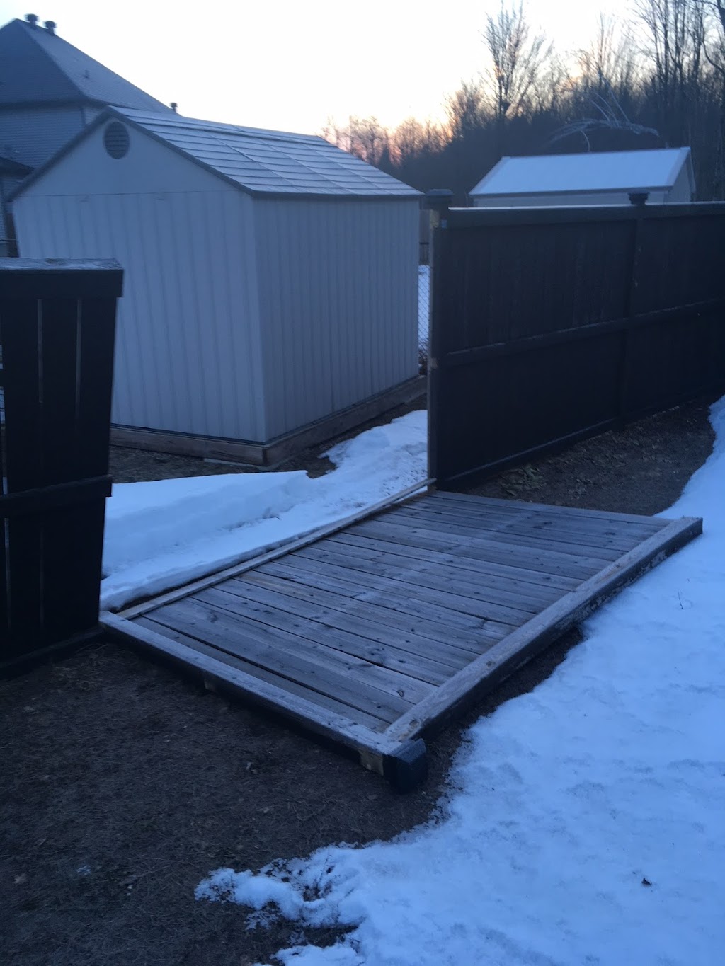 Total Fence | 1740 Queensdale Ave, Gloucester, ON K1T 1J6, Canada | Phone: (613) 733-9303