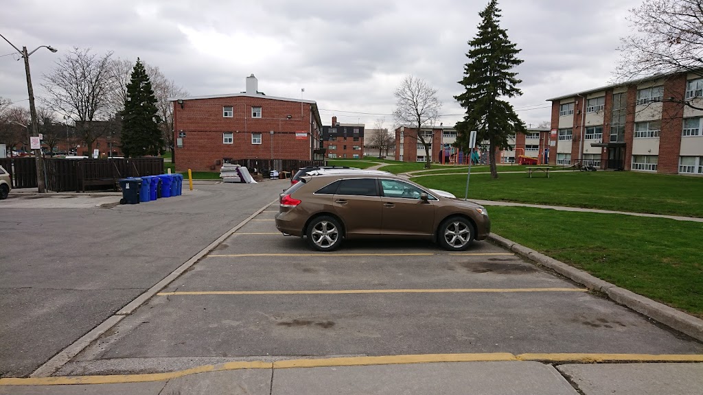 Lawrence Heights Community Centre | 5 Replin Rd, North York, ON M6A 2N3, Canada | Phone: (416) 395-6118