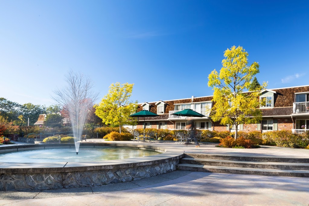Fraser Tolmie Apartments | 1701 Cedar Hill Cross Rd, Victoria, BC V8P 2P9, Canada | Phone: (250) 477-6323
