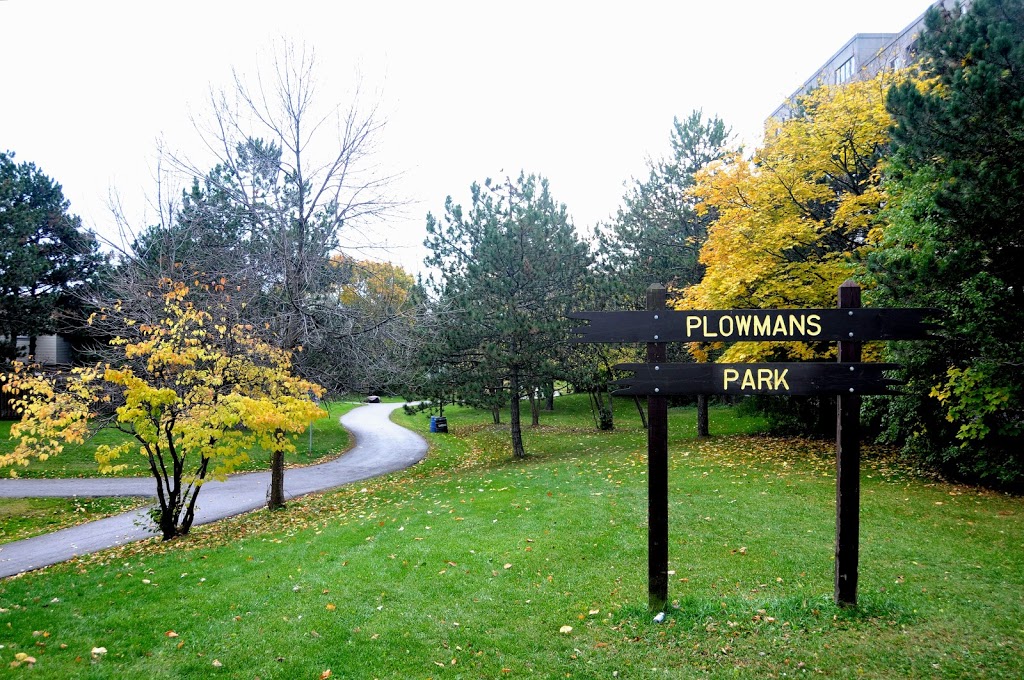 Plowmans Park | 5940 Montevideo Rd, Mississauga, ON L5N 3J5, Canada | Phone: (800) 929-3466