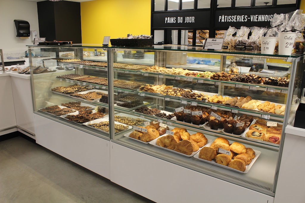 Market - Marché Quartier Notre-Dame | 102 Boul. des Bois-Francs N, Victoriaville, QC G6P 1E7, Canada | Phone: (819) 330-1020
