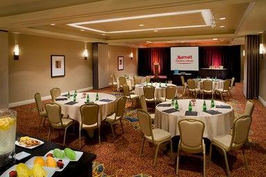 Toronto Airport Marriott Hotel | 901 Dixon Rd, Etobicoke, ON M9W 1J5, Canada | Phone: (416) 674-9400
