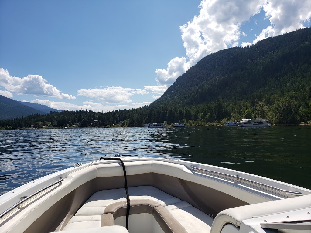Sicamous Houseboats | 1 Mervyn Rd, Sicamous, BC V0E 2V0, Canada | Phone: (250) 836-2505