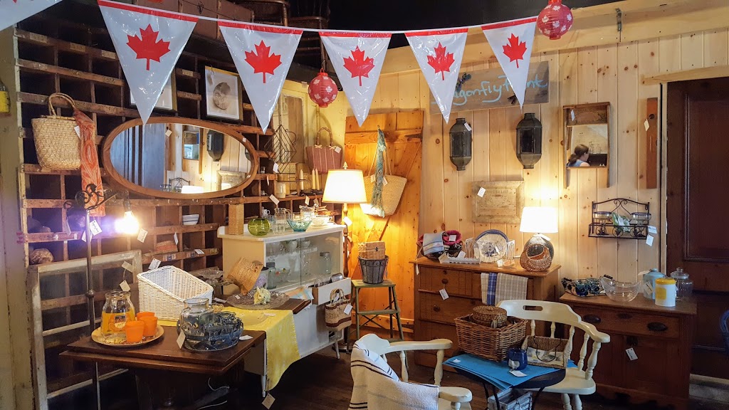 Frannis Attic Antiques, Uniques And Collectibles | 1011 Bay St, Port Rowan, ON N0E 1M0, Canada | Phone: (519) 410-4861