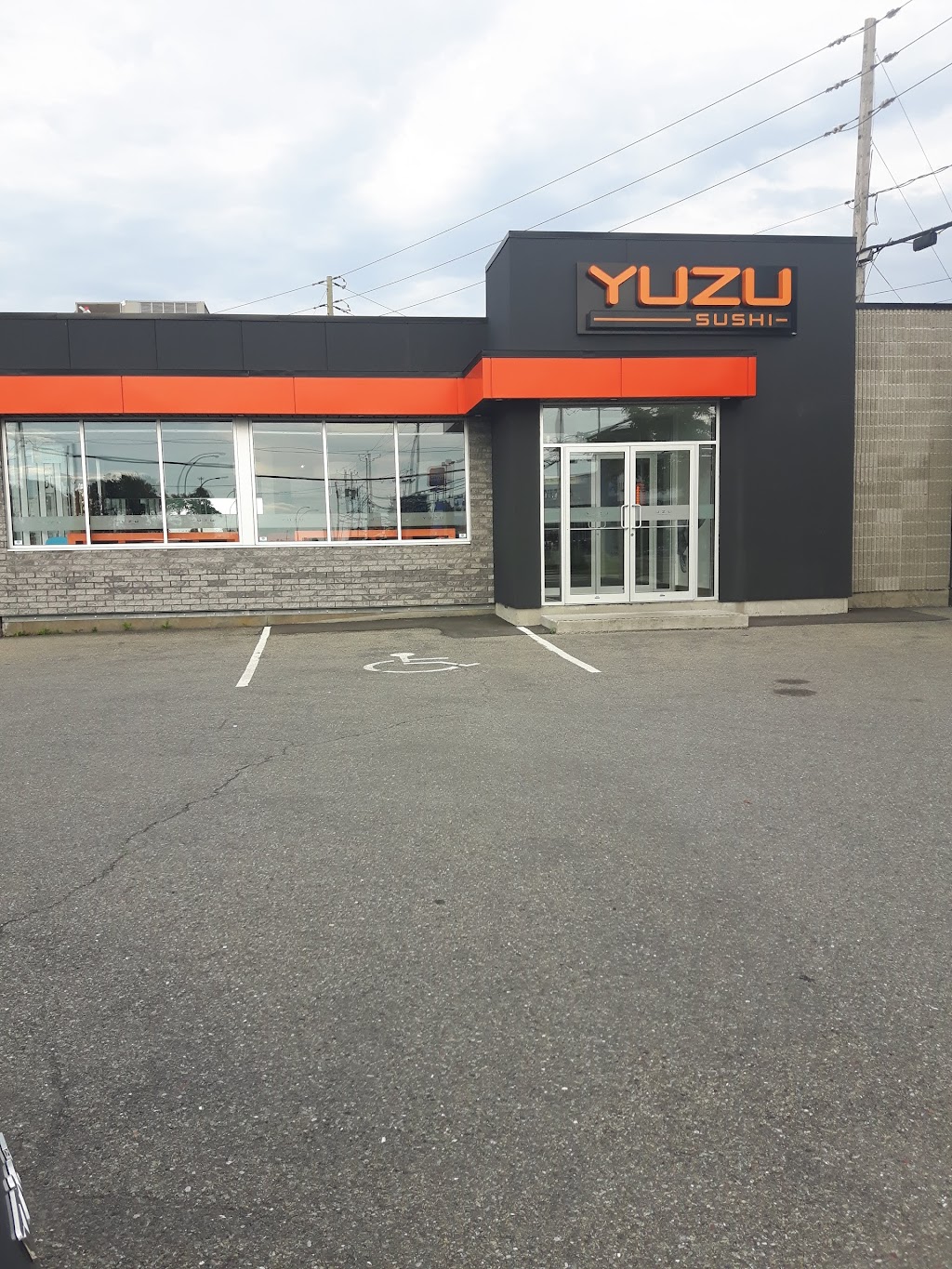 Yuzu sushi | 5890 Av. Desjardins, Saint-Hyacinthe, QC J2S 1A5, Canada | Phone: (450) 252-9898
