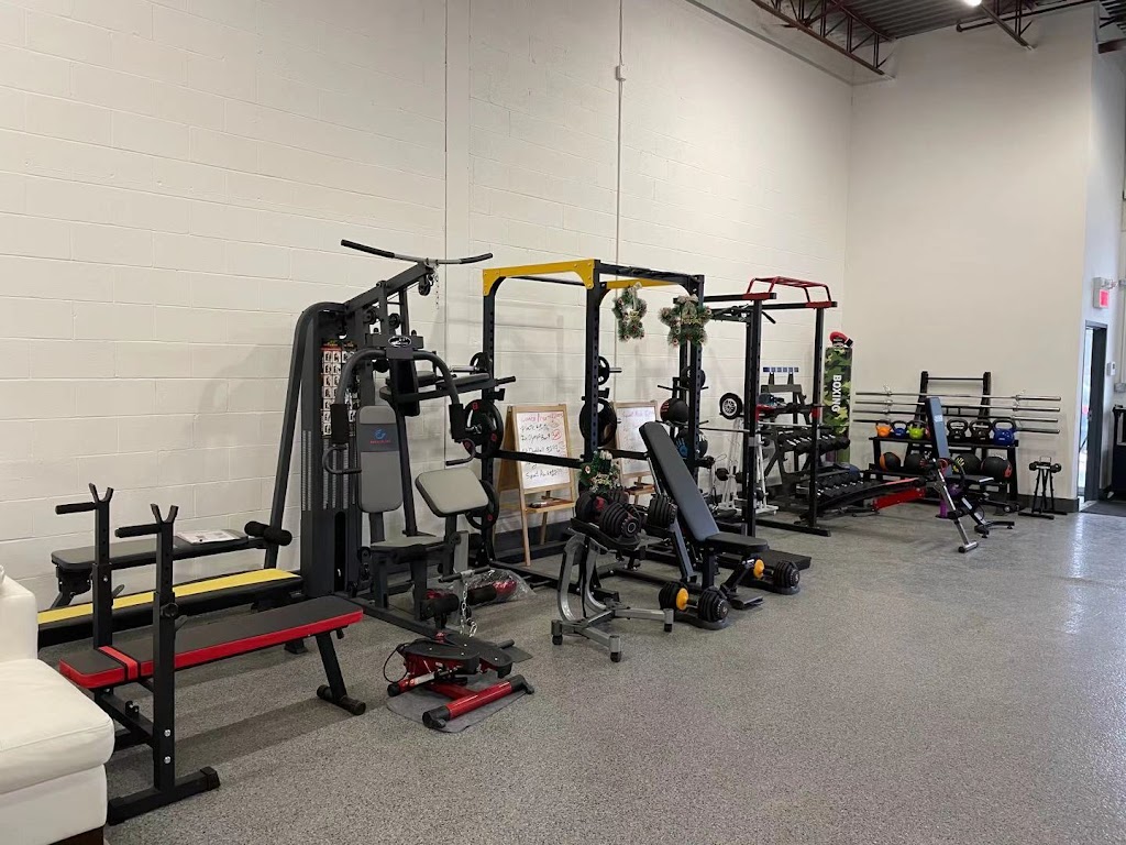 FFFF Fitness | 27 Bd Saint-Joseph, Lachine, QC H8S 2K9, Canada | Phone: (855) 868-8068