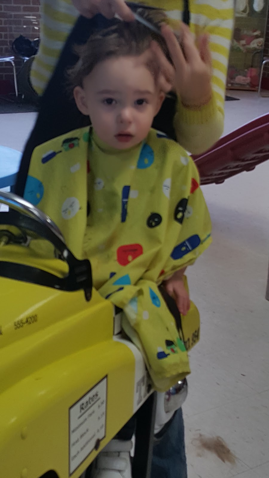 Max & Oskars Childrens Hair Studio | 317 Adelaide St S, London, ON N5Z 3L2, Canada | Phone: (519) 936-1890
