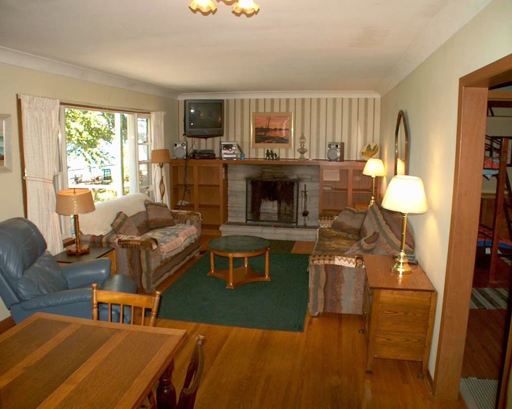 Sandbanks Beach Resort | 1818 County Rd 12, Picton, ON K0K 2T0, Canada | Phone: (613) 393-3022